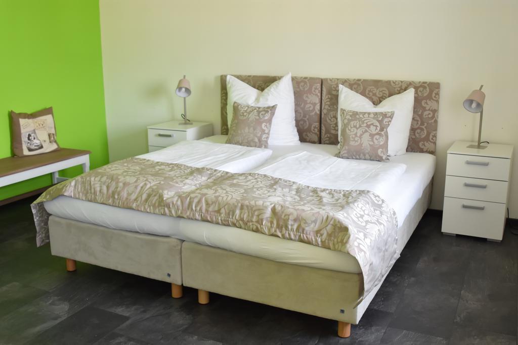 Landhotel Gillenfelder Hof Екстер'єр фото